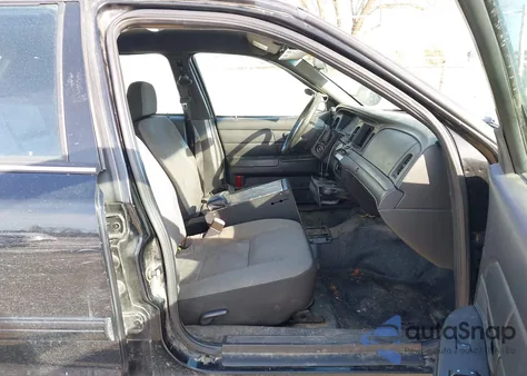 2010 Ford Crown Victoria Police/Police Interceptor z USA, uszkodzony, nr VIN 2FABP7BV6AX110887